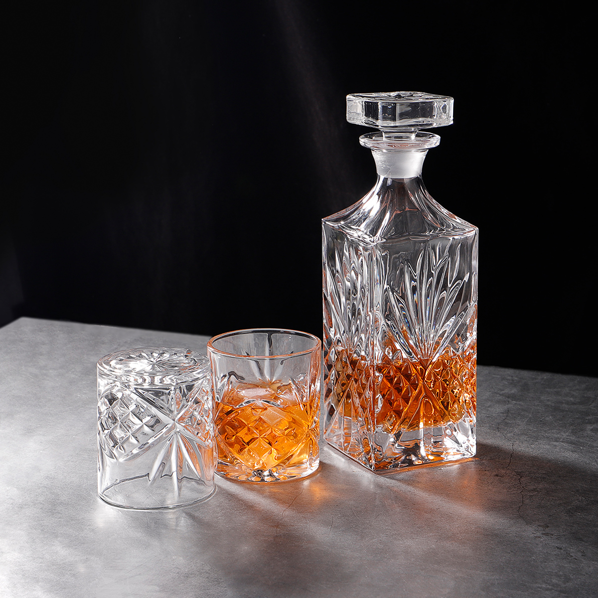 crystal liquor decanter set for whiskey